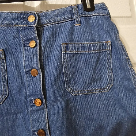 GAP Button Front Denim Mini Skirt, Medium Blue Wash, A-Line, Size 28, EUC! - Picture 3 of 8